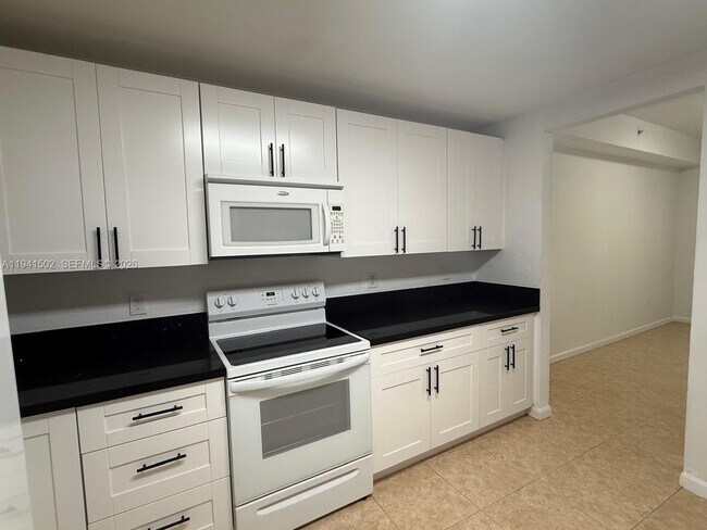 Foto del edificio - 11102 NW 83rd St