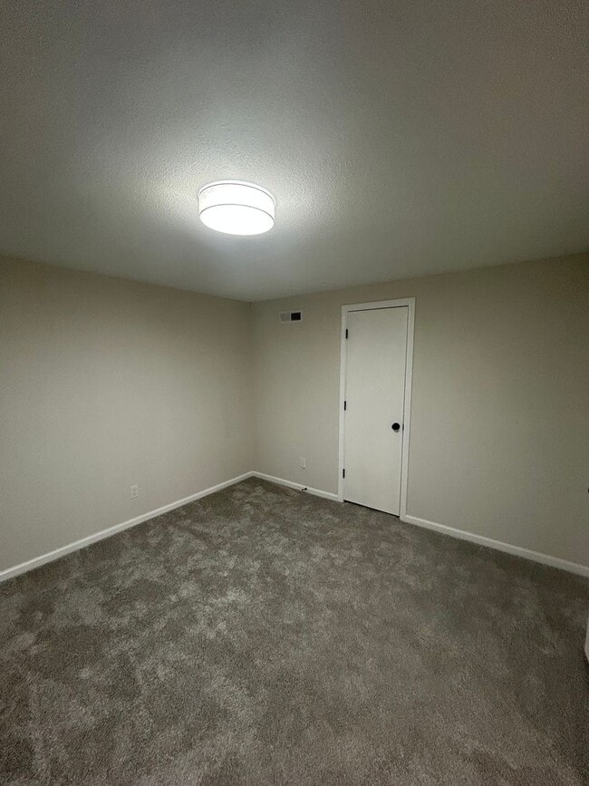 Foto del edificio - 1208 N Brunswick Ln