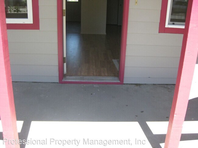 Foto del edificio - 3 br, 1.5 bath House - 804 Defoe St - B