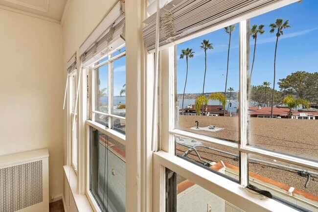 Building Photo - Studio by the Ocean Available Now in Downt...