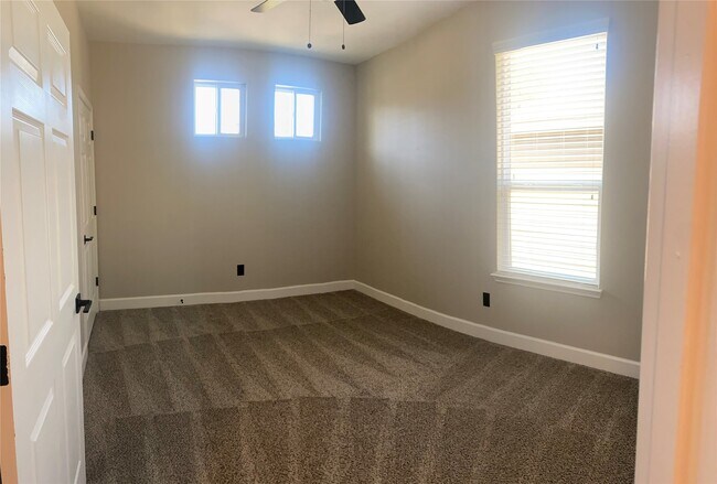 Foto del edificio - 62 Woodland Hills Dr