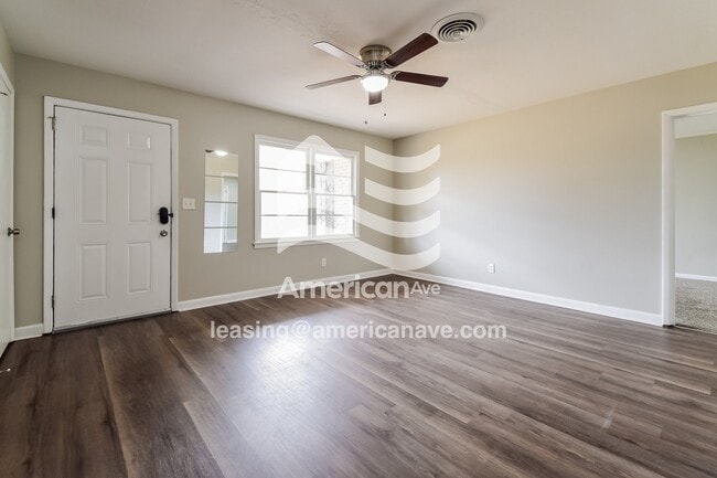 Building Photo - 4838 Chapman St