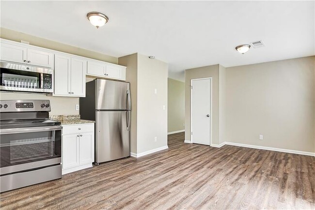Building Photo - 3205 Cadiz Cir