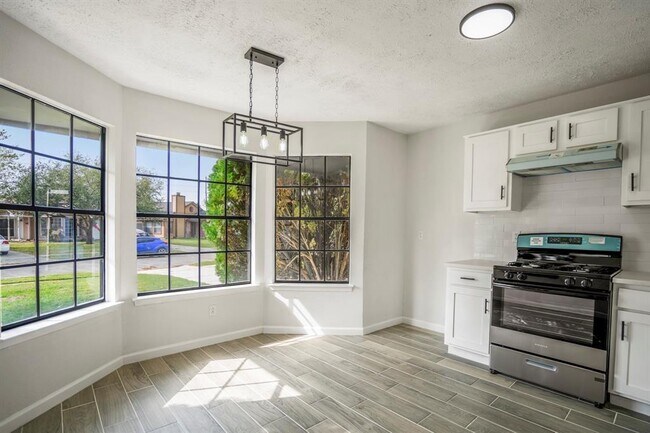 Foto del edificio - 12130 Westwold Dr