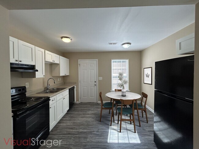 Building Photo - 1333 Clooney Ln