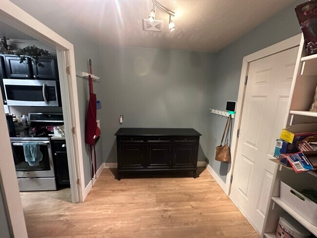 Pantry / Laundry - 5495 W Wheatridge Ln