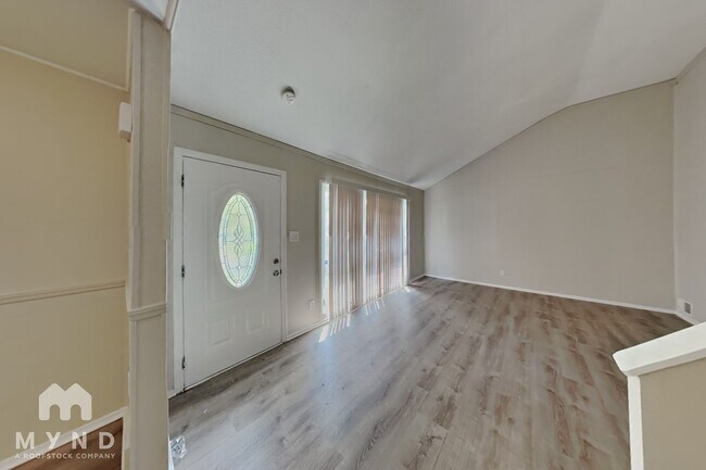 Foto del edificio - 4966 McAllister Ave