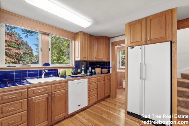 Building Photo - 58 Country Club Rd