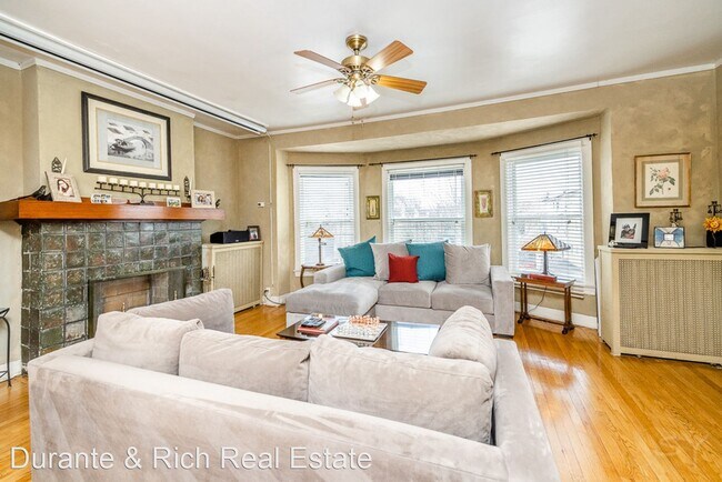 Foto del edificio - 3 br, 1 bath House - 309 Chicago Ave #2