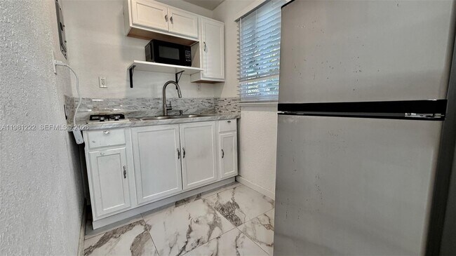 Foto del edificio - 12435 SW 42nd St