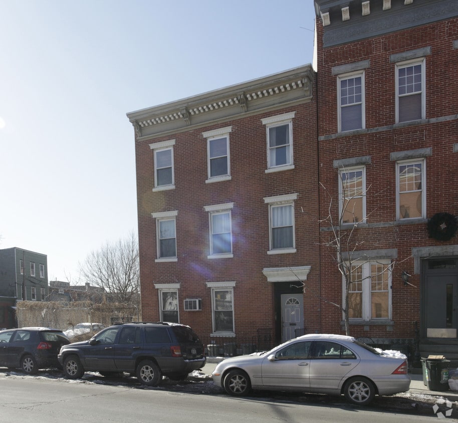 Building Photo - 51 Franklin St