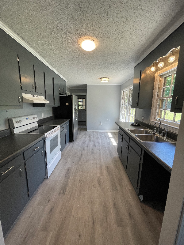 Building Photo - 504 Bonanza Cir