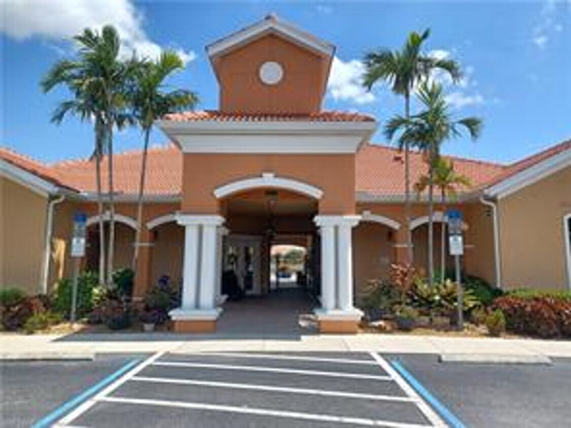 WATER, INTERNET AND CABLE INCLDED!!! 3 bed... - WATER, INTERNET AND CABLE INCLDED!!! 3 bed...