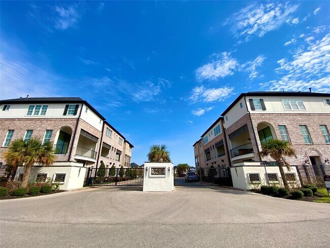 Foto del edificio - 6037 Matthew Oaks Pl