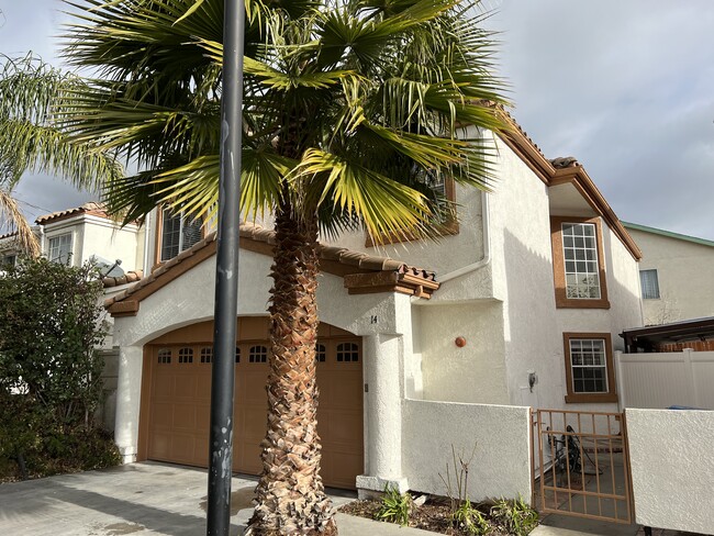 Building Photo - 14300 Terra Bella St