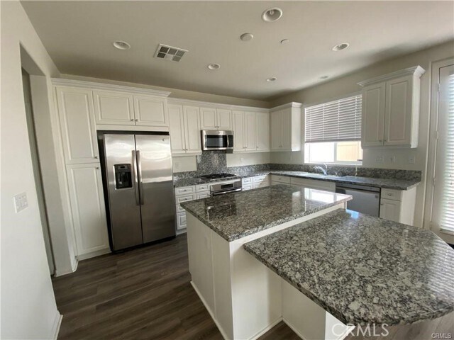 Foto del edificio - 690 Huron Pl