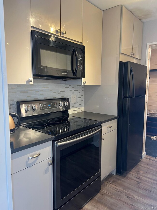 Building Photo - 2 Secora Rd