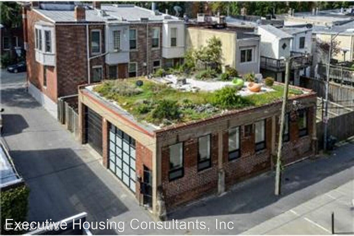 Primary Photo - 2 br, 2 bath House - 1413 R Swann St, NW