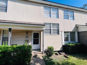 Building Photo - 4811 Rollingwood Ct
