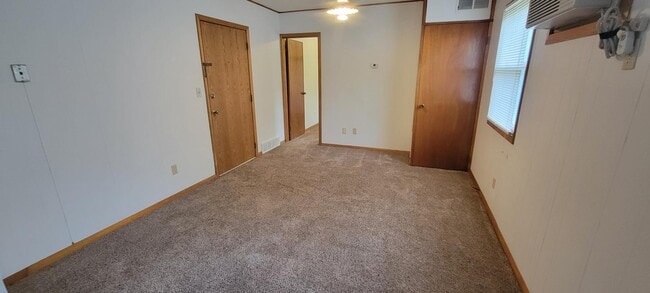 Building Photo - 1011 Lincoln St