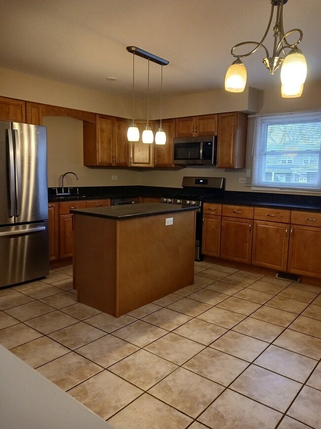 Building Photo - 546 Fawn Ct