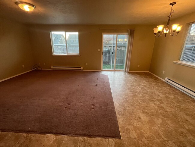 Foto del edificio - 3 bdrm/2.1 bath Duplex for Rent in Harrisburg