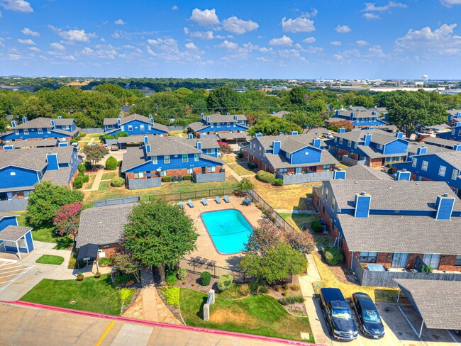 Building Photo - Heather Glen Townhomes