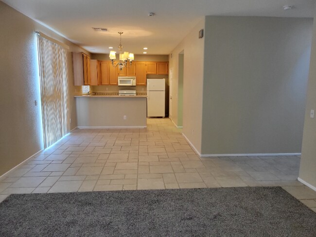 Building Photo - 899 Fieldview Ave