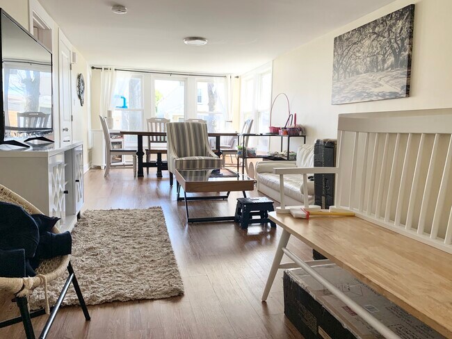 Building Photo - 4620 N Springfield Ave