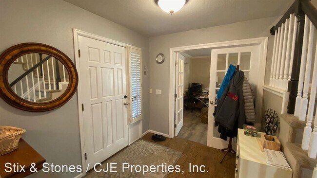 Building Photo - 4 br, 2.5 bath House - 1661 Red Fox Pl