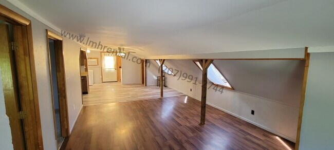 Building Photo - 845 Hudson Rd