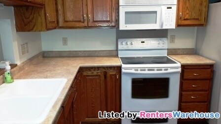 Building Photo - 2745 River Hills Dr S