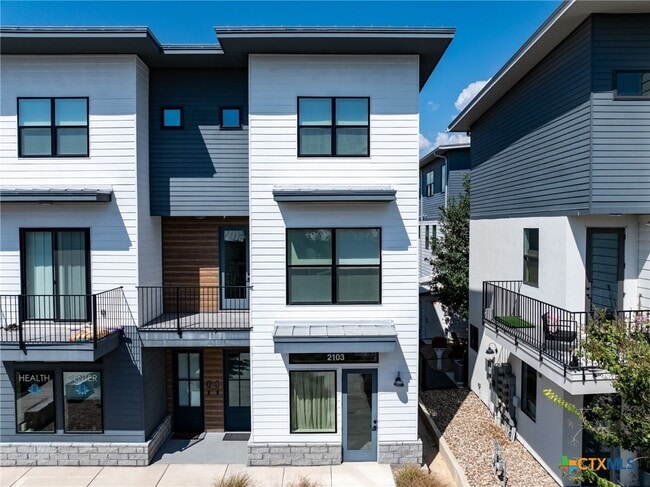 Building Photo - 1208 N Academy Ave