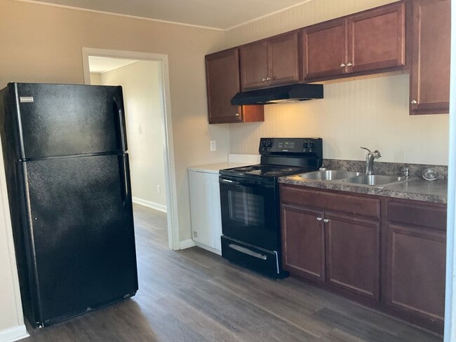 Foto del edificio - Nice 2 bedroom 1 bath duplex located close to Camp Lejeune.