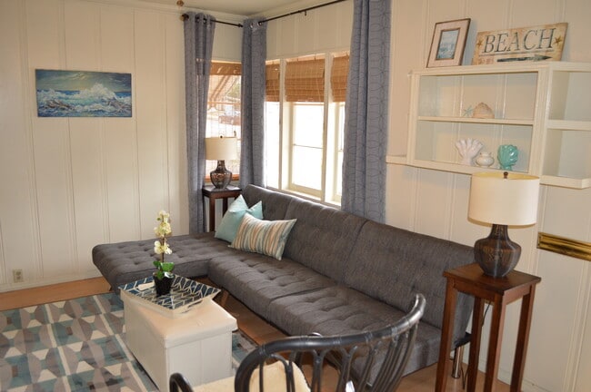 Building Photo - Ocean Beach Bungalow! Garage! Laundry! Fenced Yard! PET FRIENDLY!