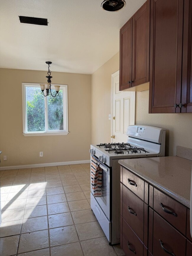 Building Photo - Charming 3 Bedroom, 2 Bath Home in East Woodland