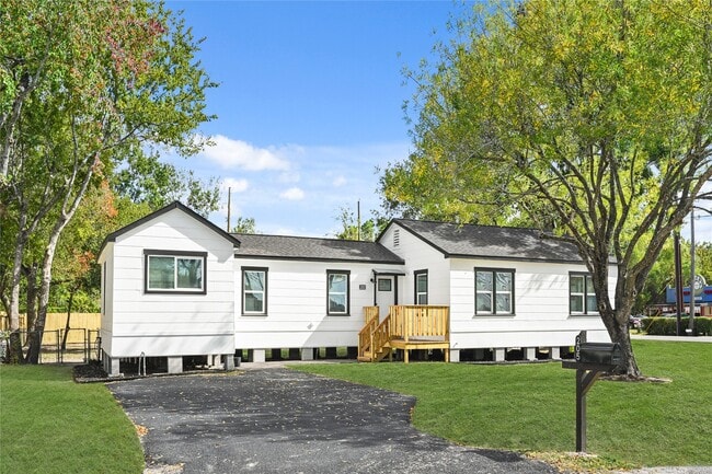 Foto del edificio - 205 Raymond St