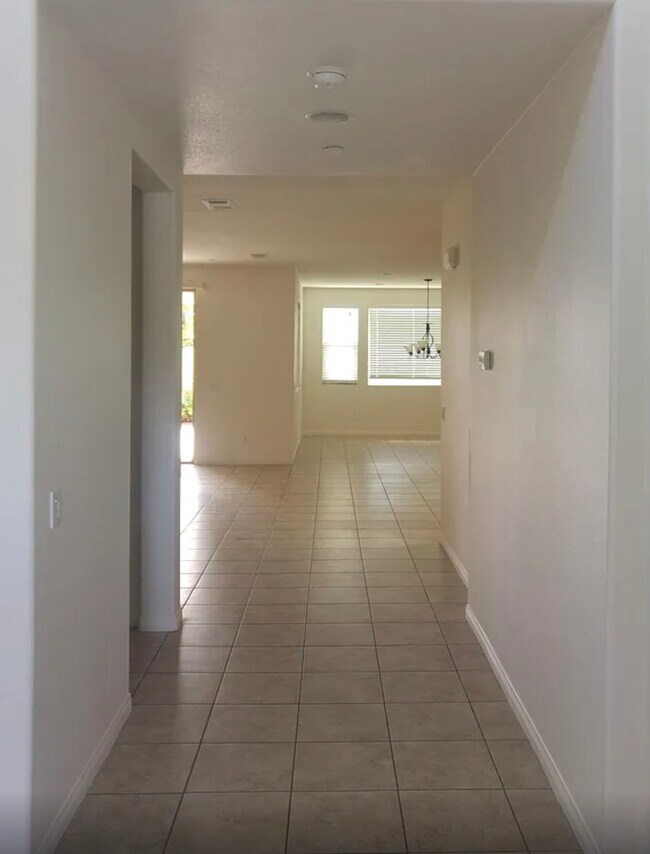 Foto del edificio - 3993 Pepper Tree Ln