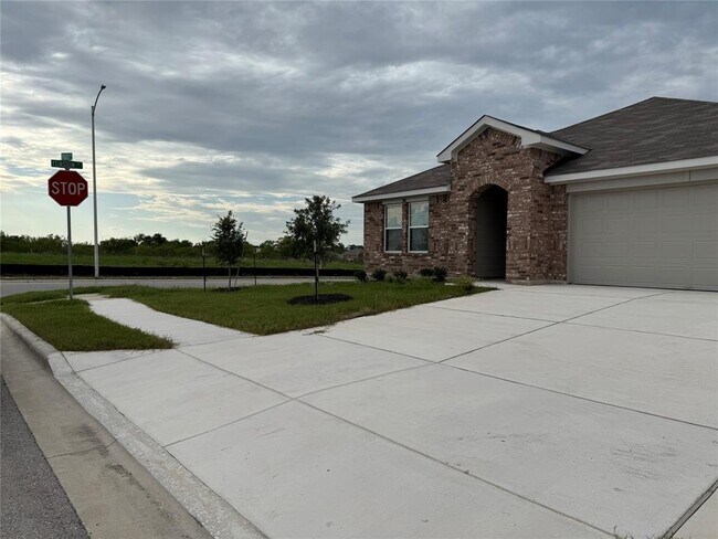 Foto del edificio - 20200 Merkley Rd