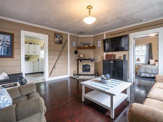 living Room - 358 Highway 101 N