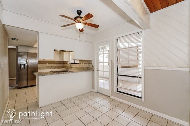 Foto del edificio - 4 br, 2.5 bath House - 898 Reservation Cou...