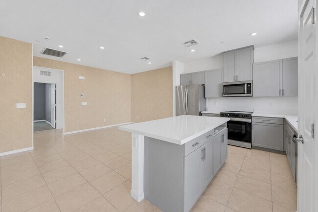 Building Photo - Beautifully Upgraded Home in NW
