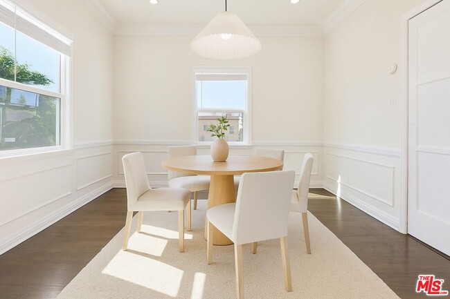 Building Photo - 111 N Harper Ave