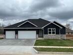 Foto principal - Beautiful New Three Bedroom Home