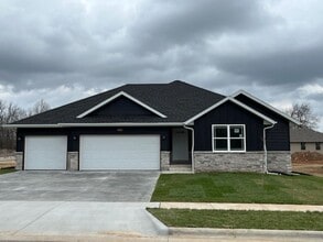 Building Photo - 4387 W Skyler Dr