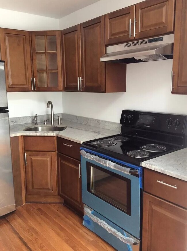 Cocina - 151 Fairmount Ave
