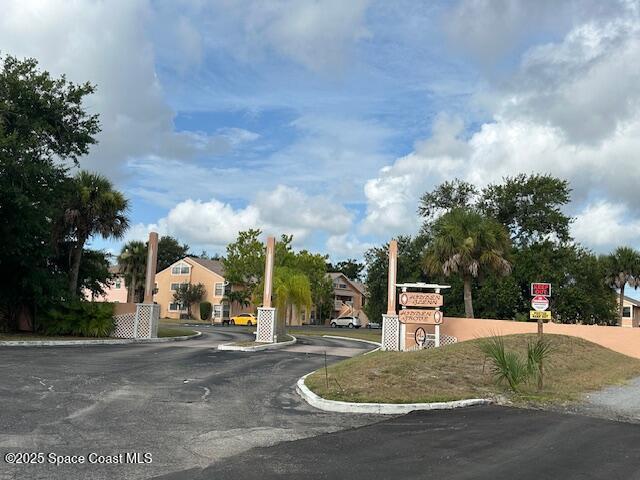 Foto del edificio - 2087 Hidden Grove Ln