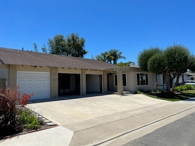 Building Photo - SaintPaul6382