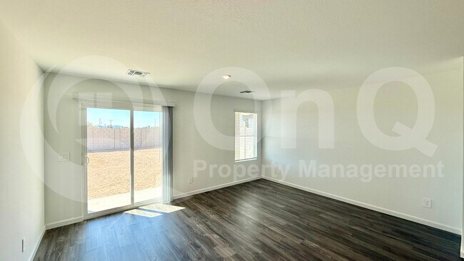 Foto del edificio - 24477 W St Anne Ave