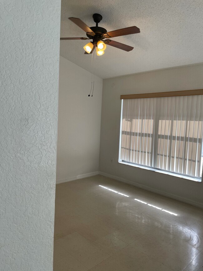 Foto del edificio - 4098 Jason Rd